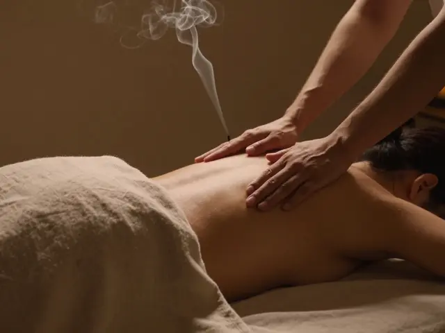 Rozluštění tajemství tantrické masáže: co skutečně dělá a proč to funguje